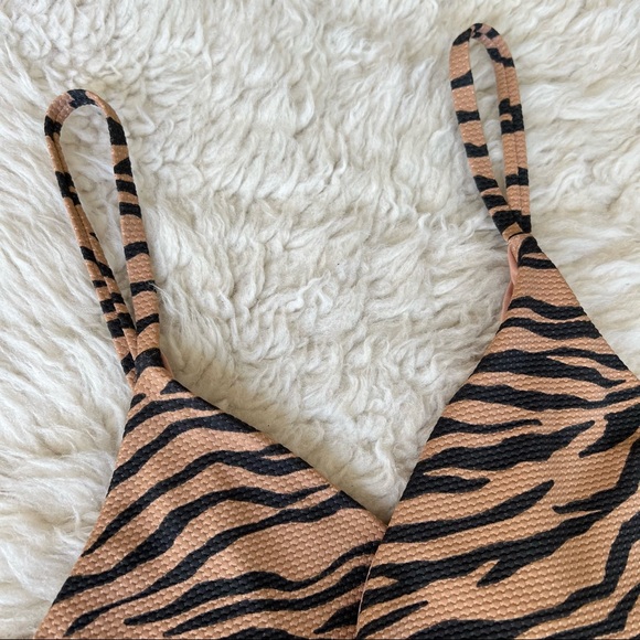 Like-New Aerie Wrap One-Piece Cutout Swimsuit | Animal Print | Sz M LONG - Picture 7 of 14